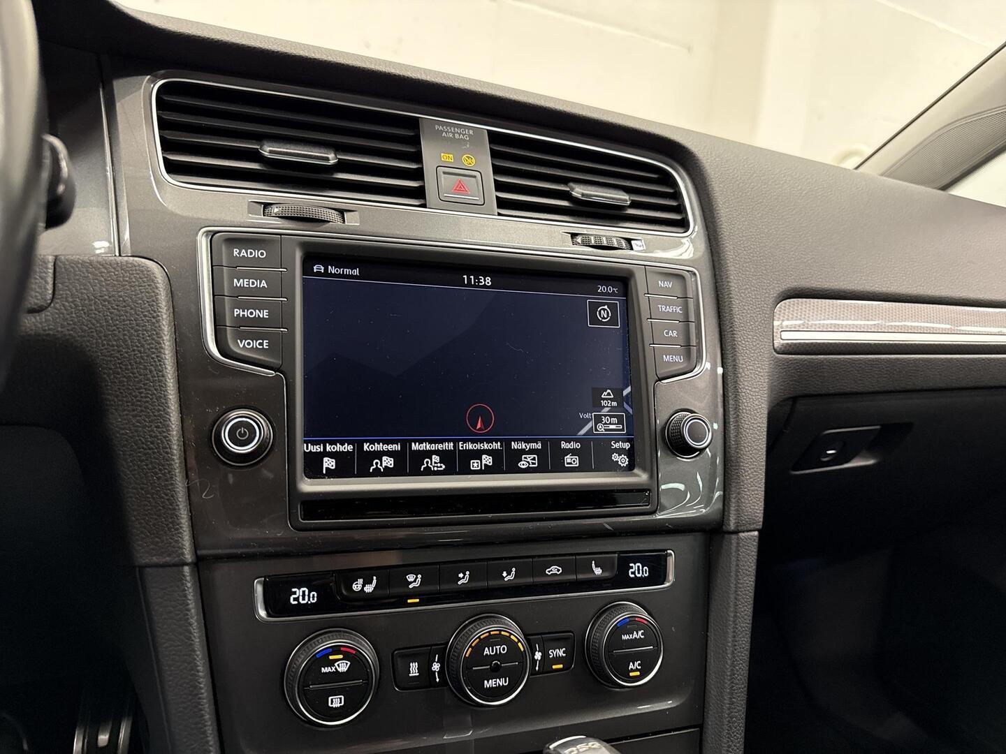 VOLKSWAGEN Golf 2016