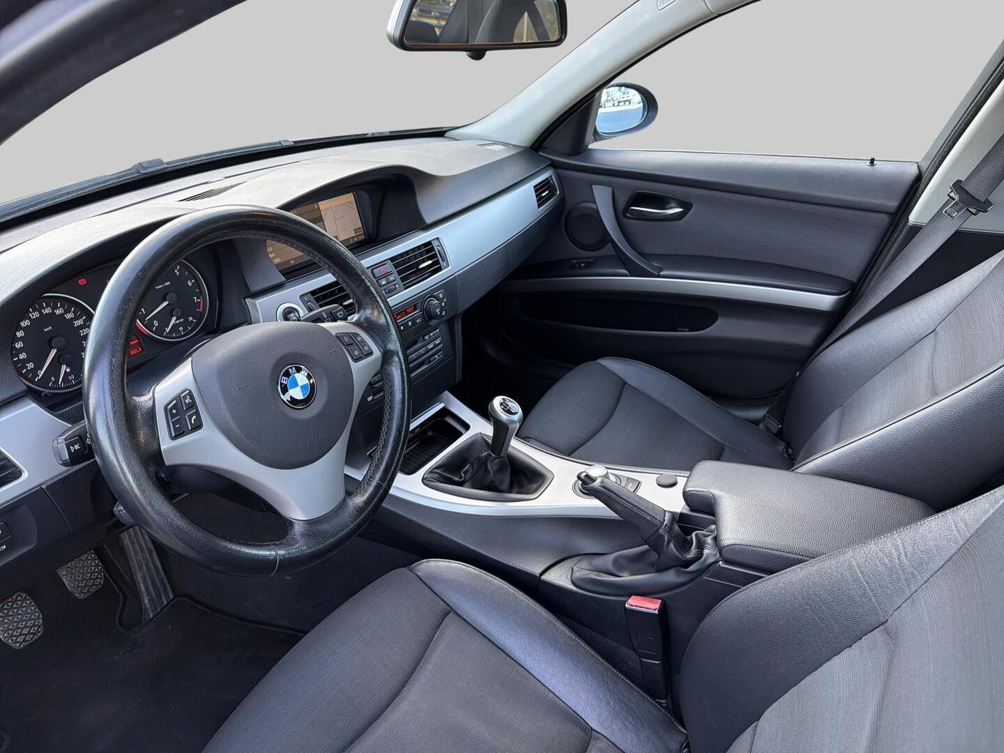 BMW 325 2005