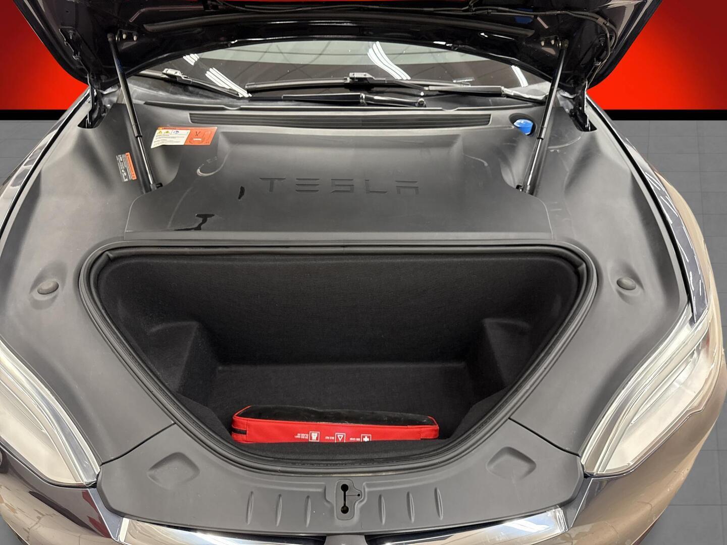 TESLA Model S 2017