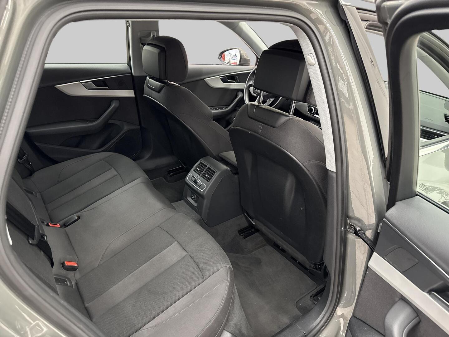 AUDI A4 allroad 2023