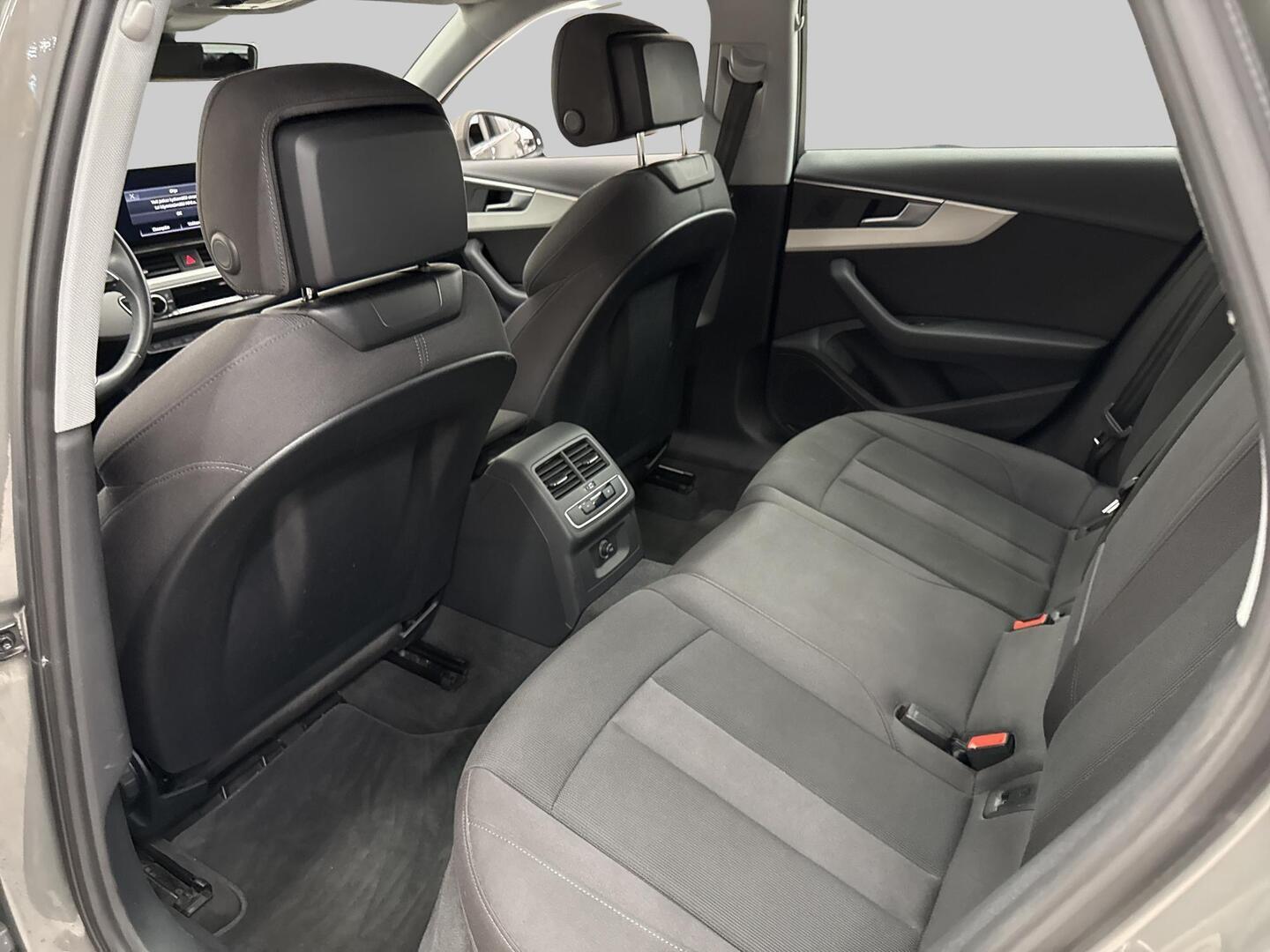 AUDI A4 allroad 2023