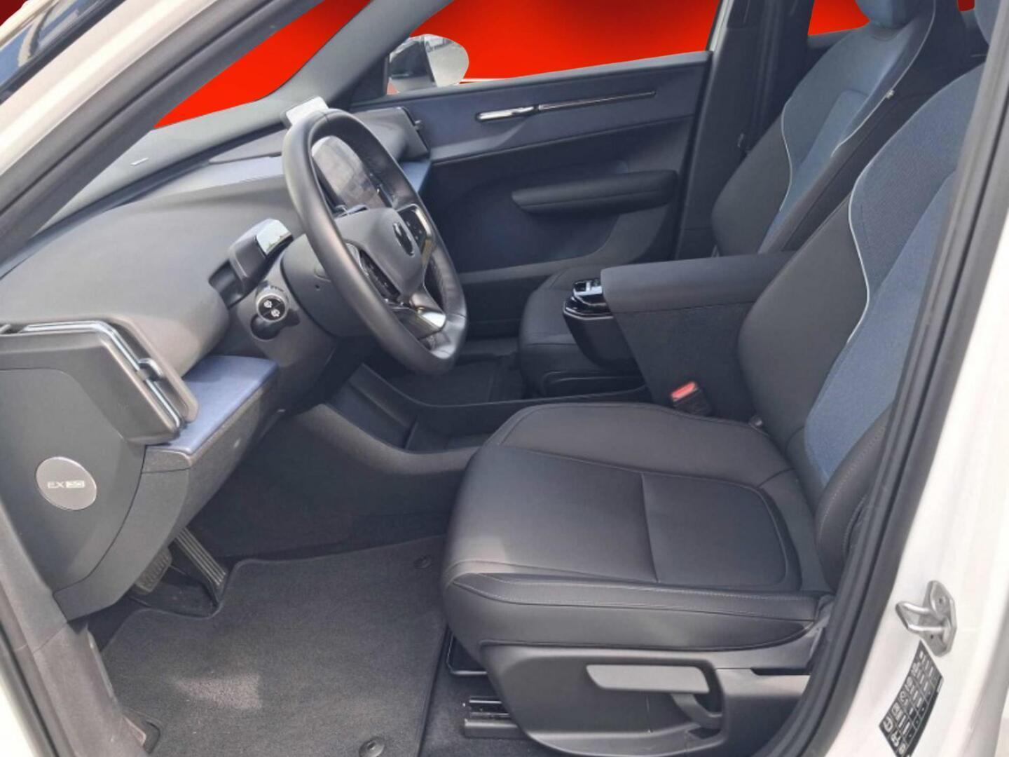 VOLVO EX30 2024