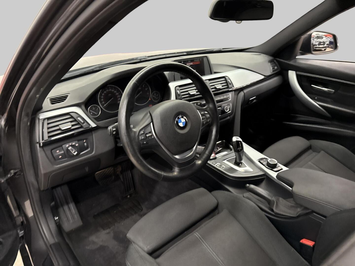 BMW 320 2015