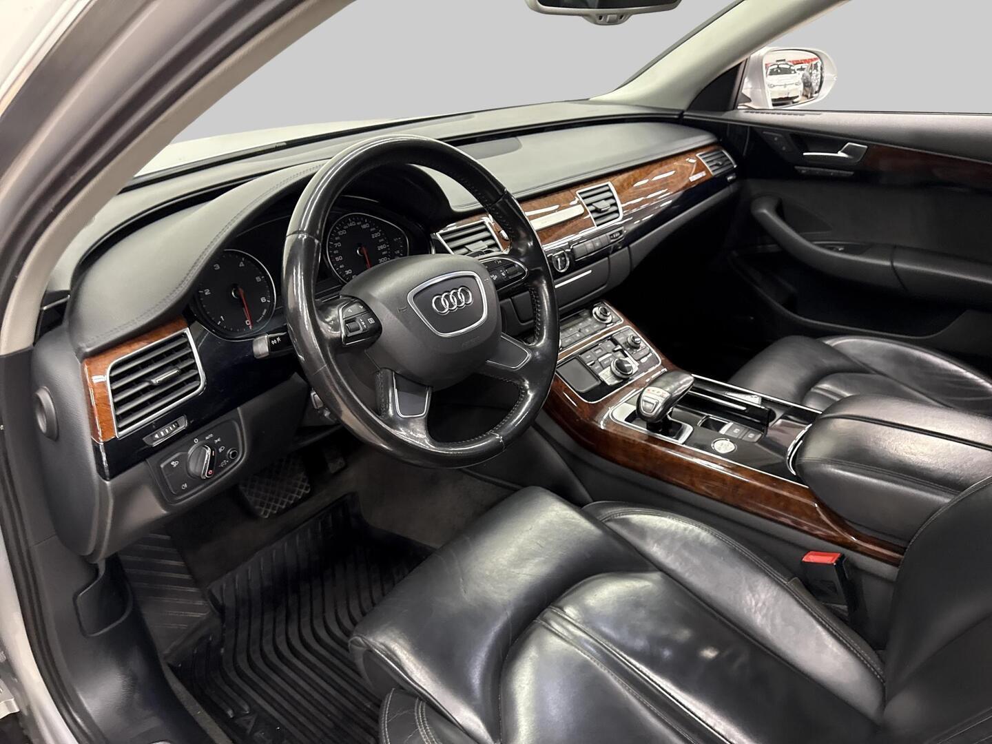 AUDI A8 2010