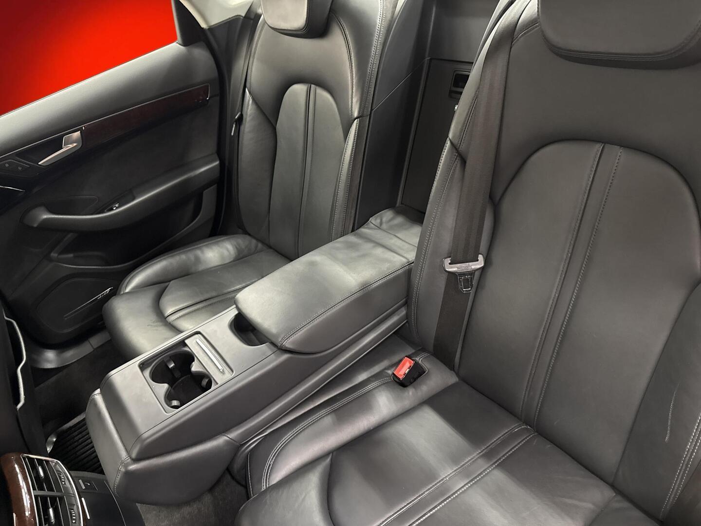 AUDI A8 2010