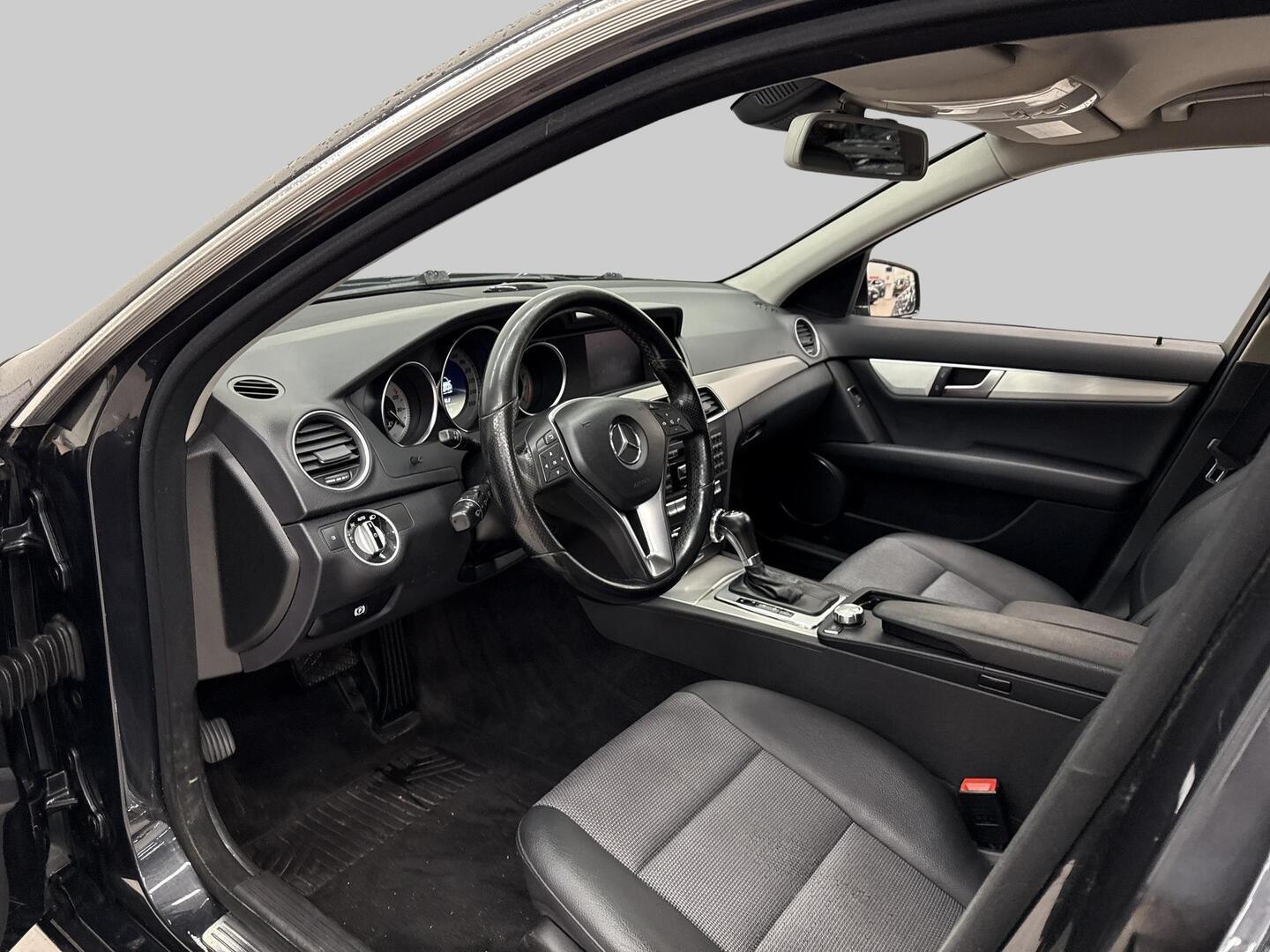 MERCEDES-BENZ C 2011