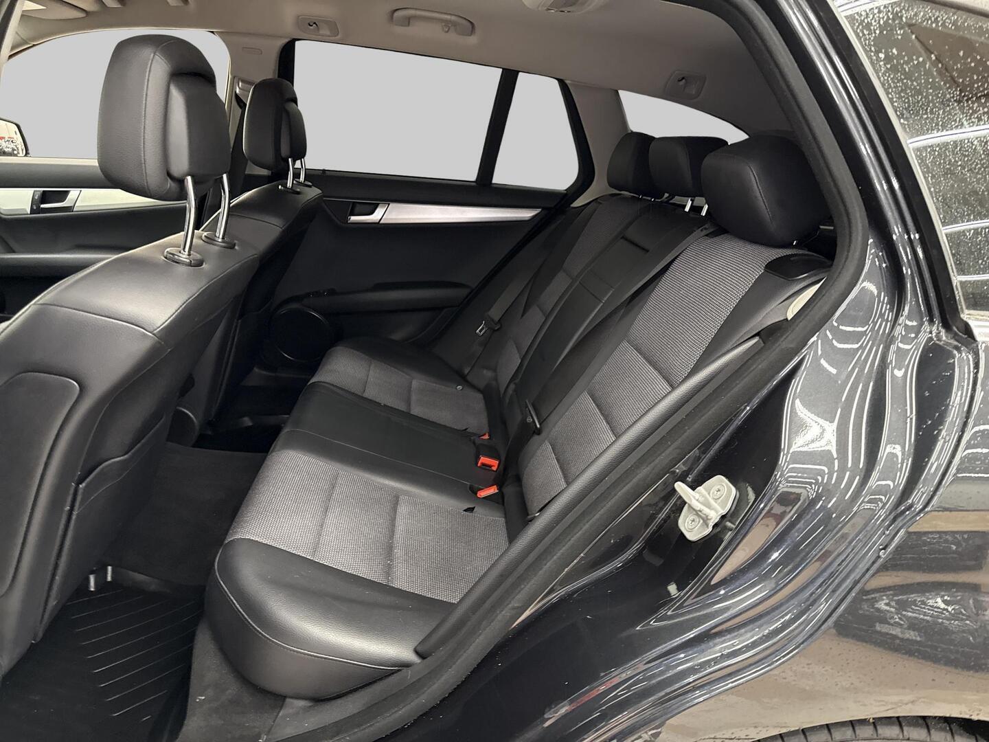 MERCEDES-BENZ C 2011