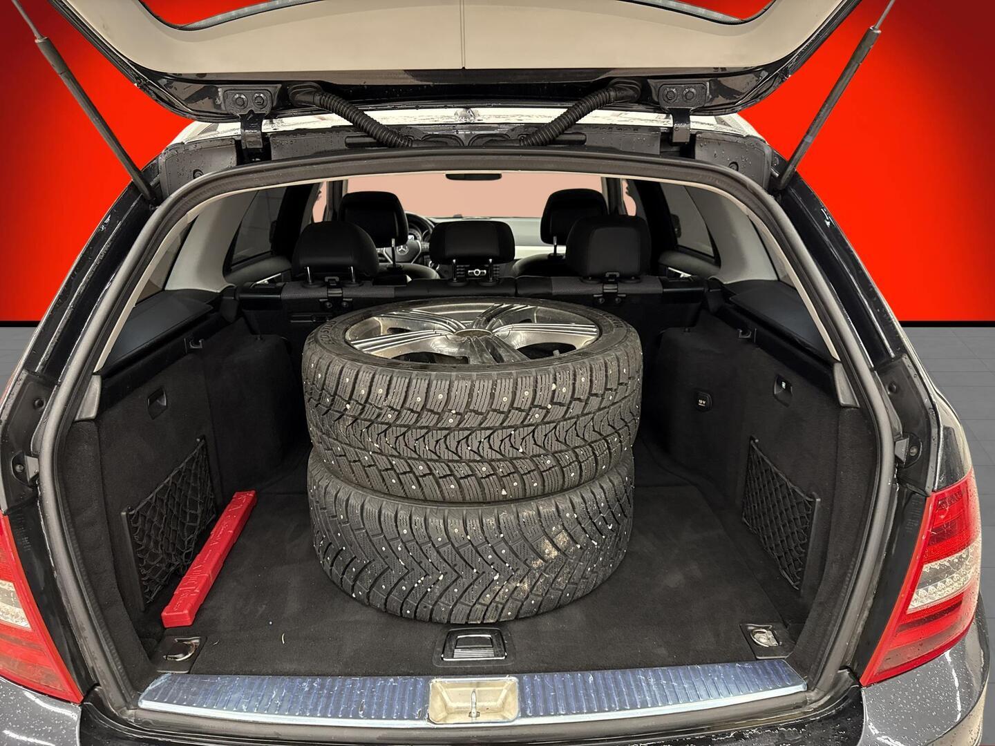 MERCEDES-BENZ C 2011