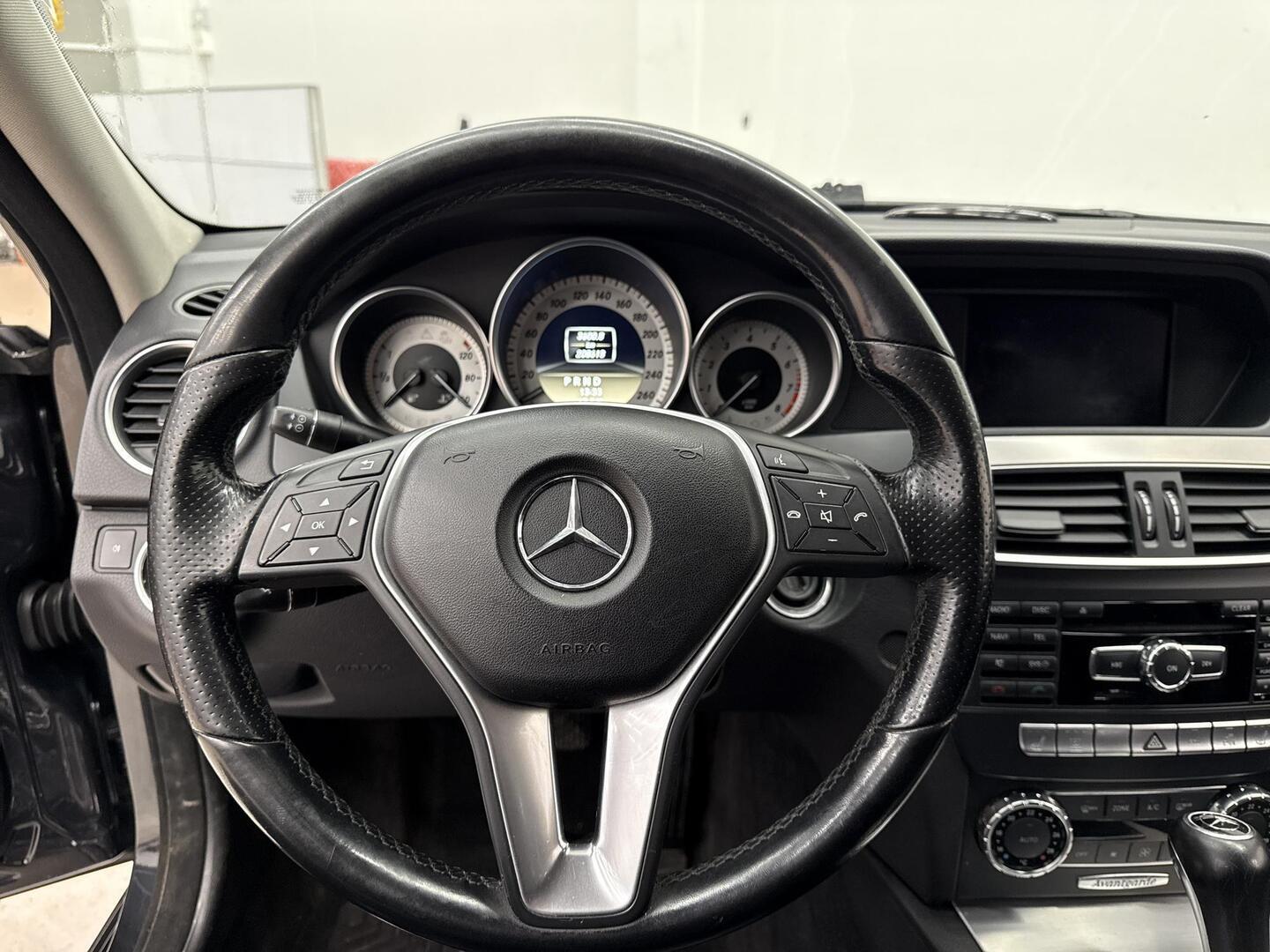 MERCEDES-BENZ C 2011