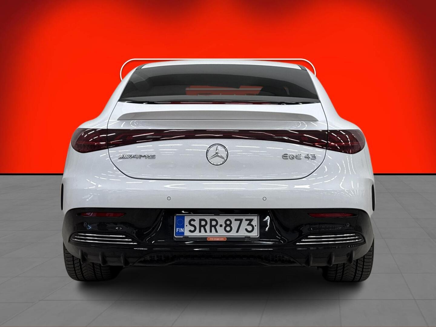 MERCEDES-BENZ EQE 2024