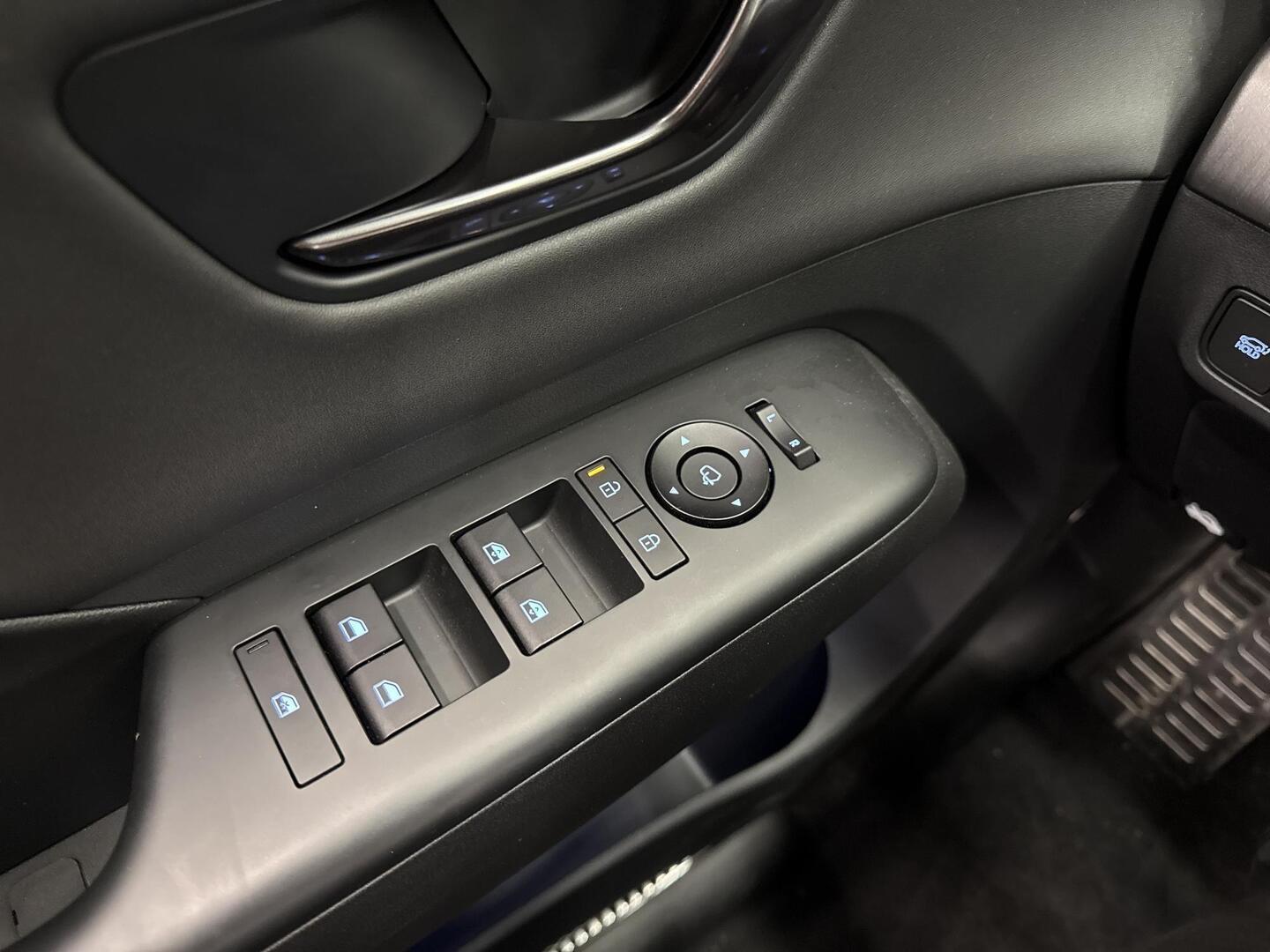 HYUNDAI KONA ELECTRIC 2025