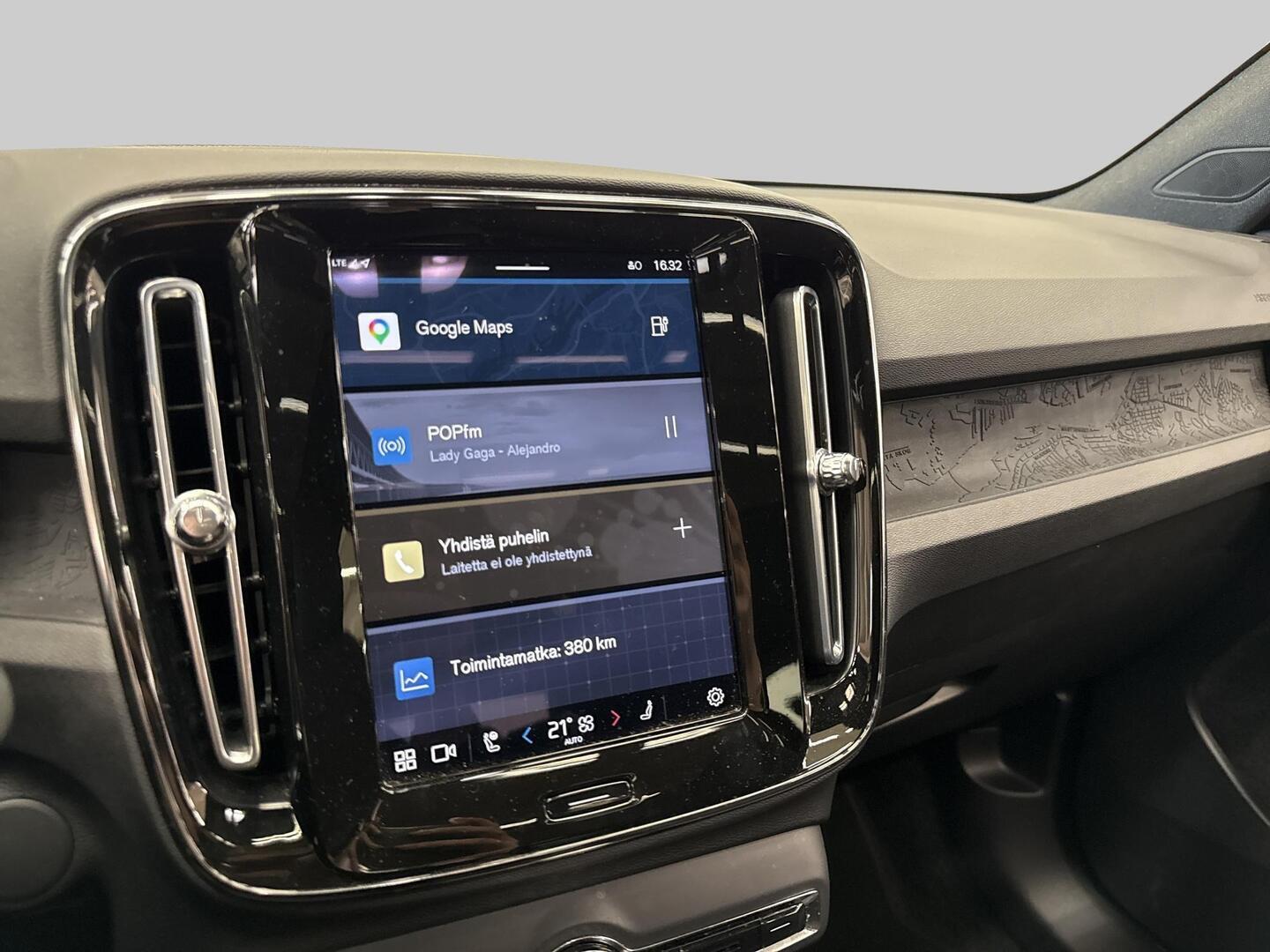 VOLVO C40 2022