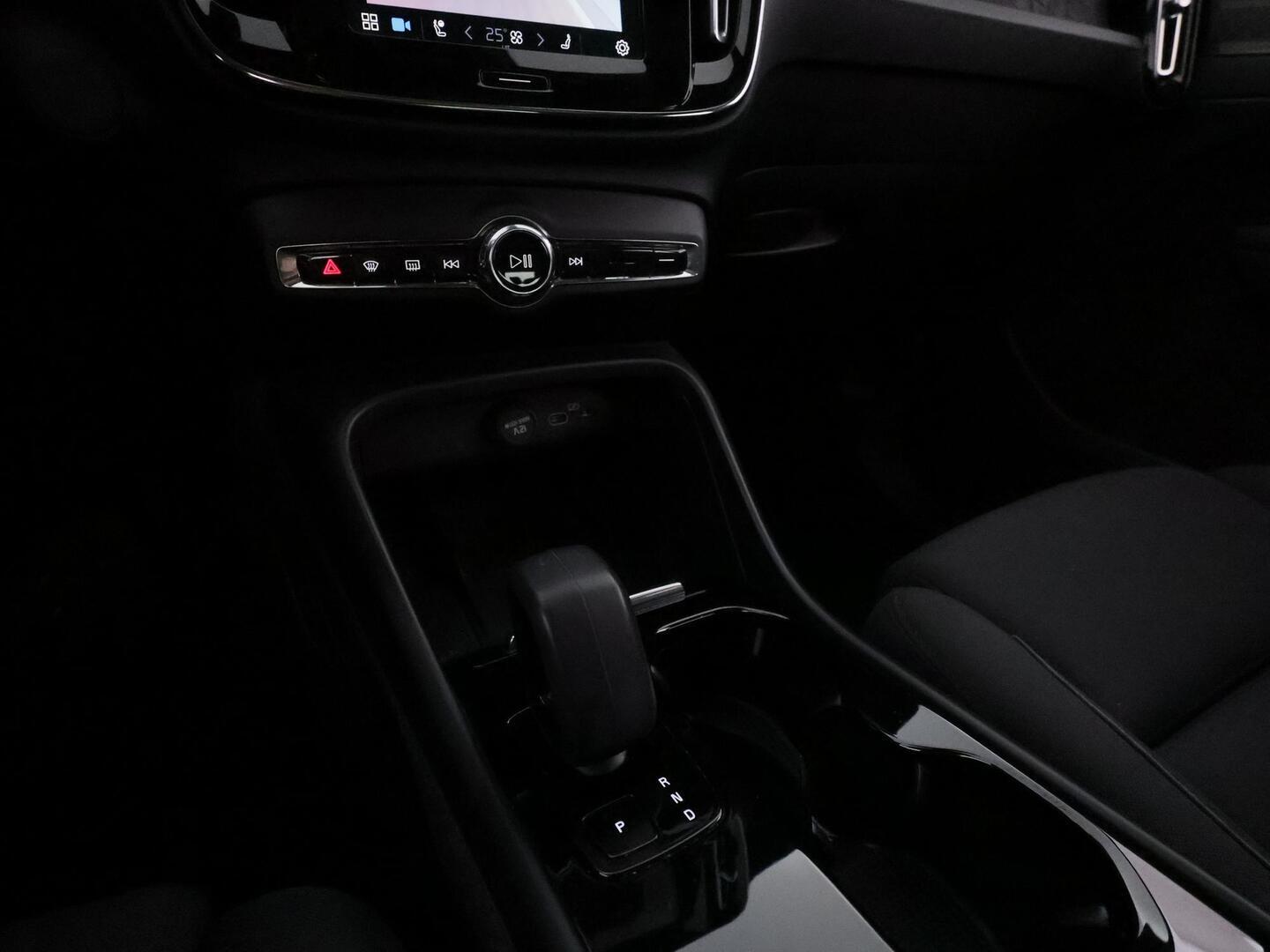 VOLVO C40 2022