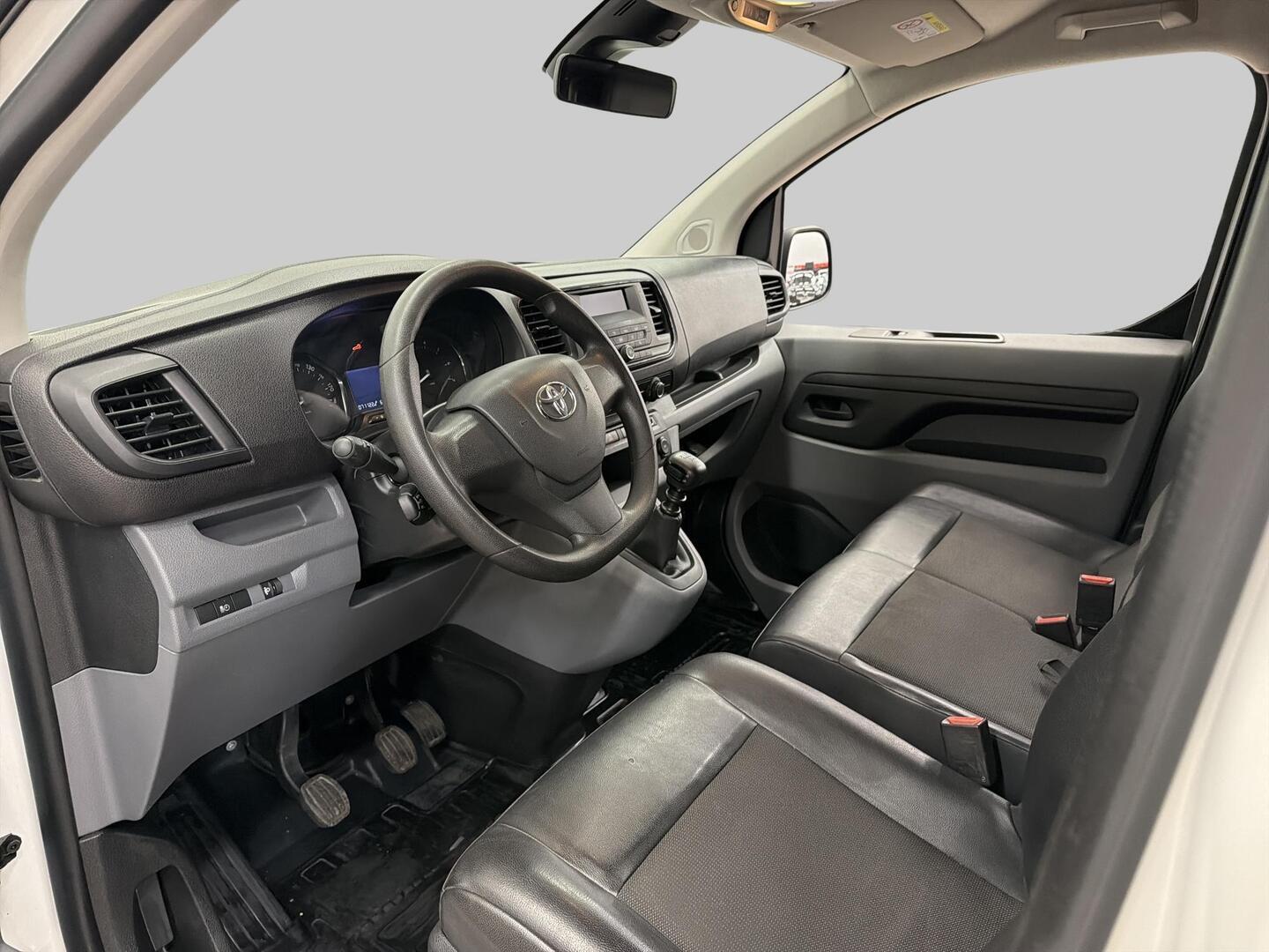 TOYOTA Proace 2021