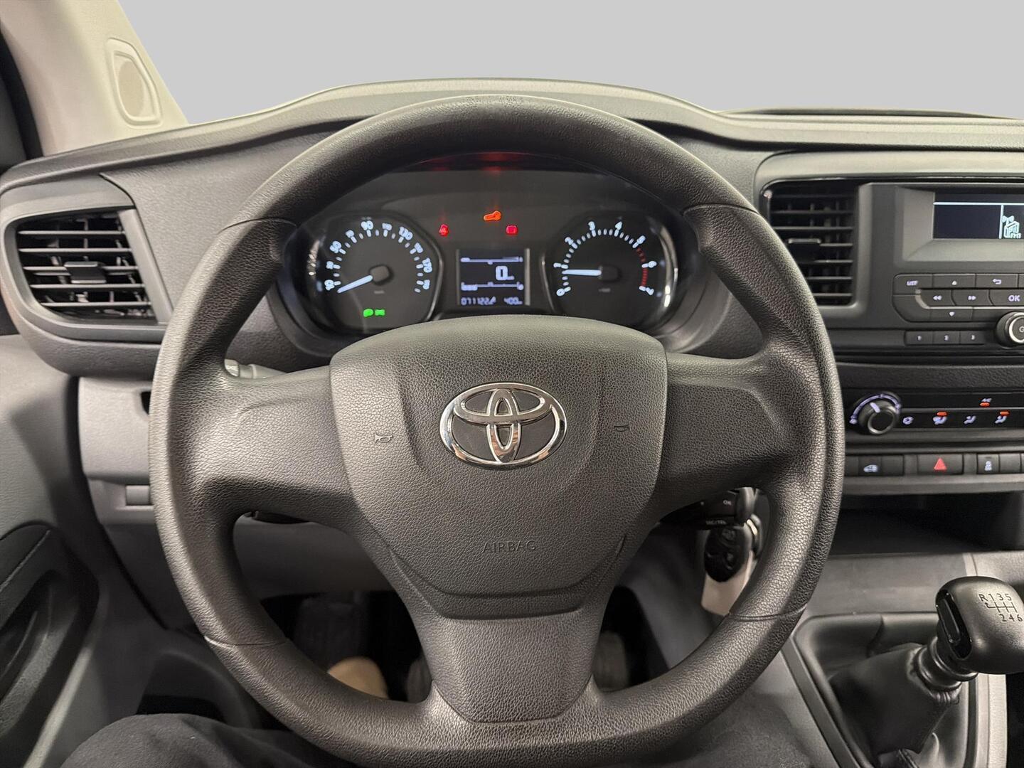 TOYOTA Proace 2021