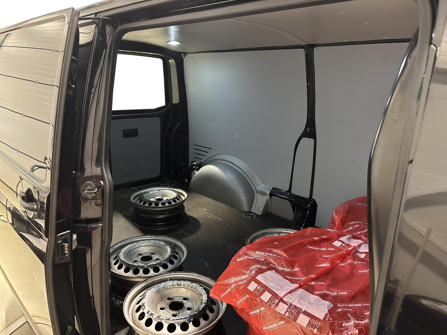 VOLKSWAGEN Transporter 2012