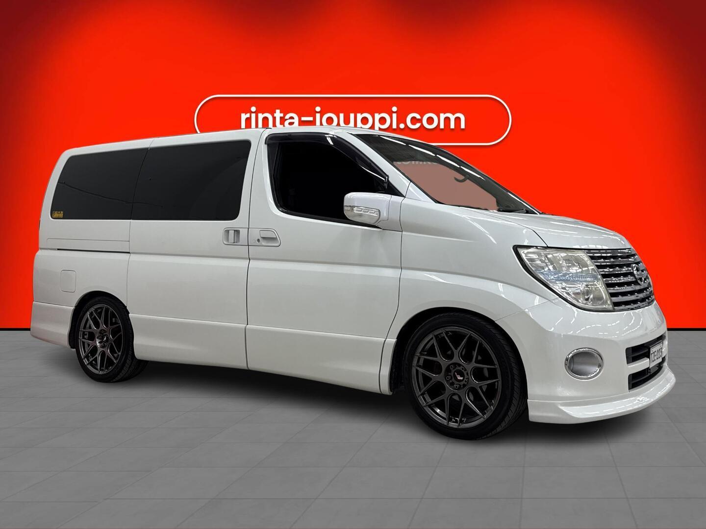 NISSAN ELGRAND 2004