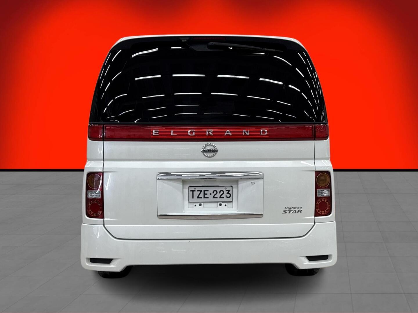 NISSAN ELGRAND 2004