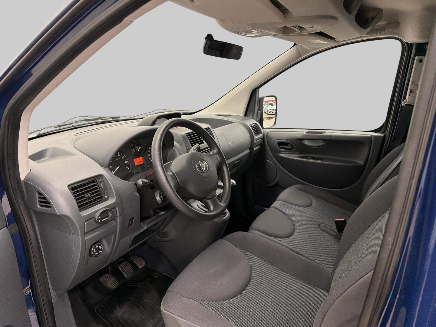 TOYOTA Proace 2013