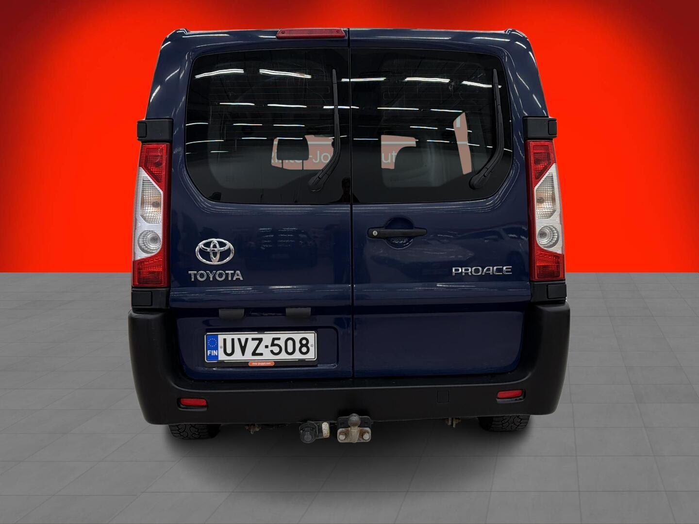 TOYOTA Proace 2013