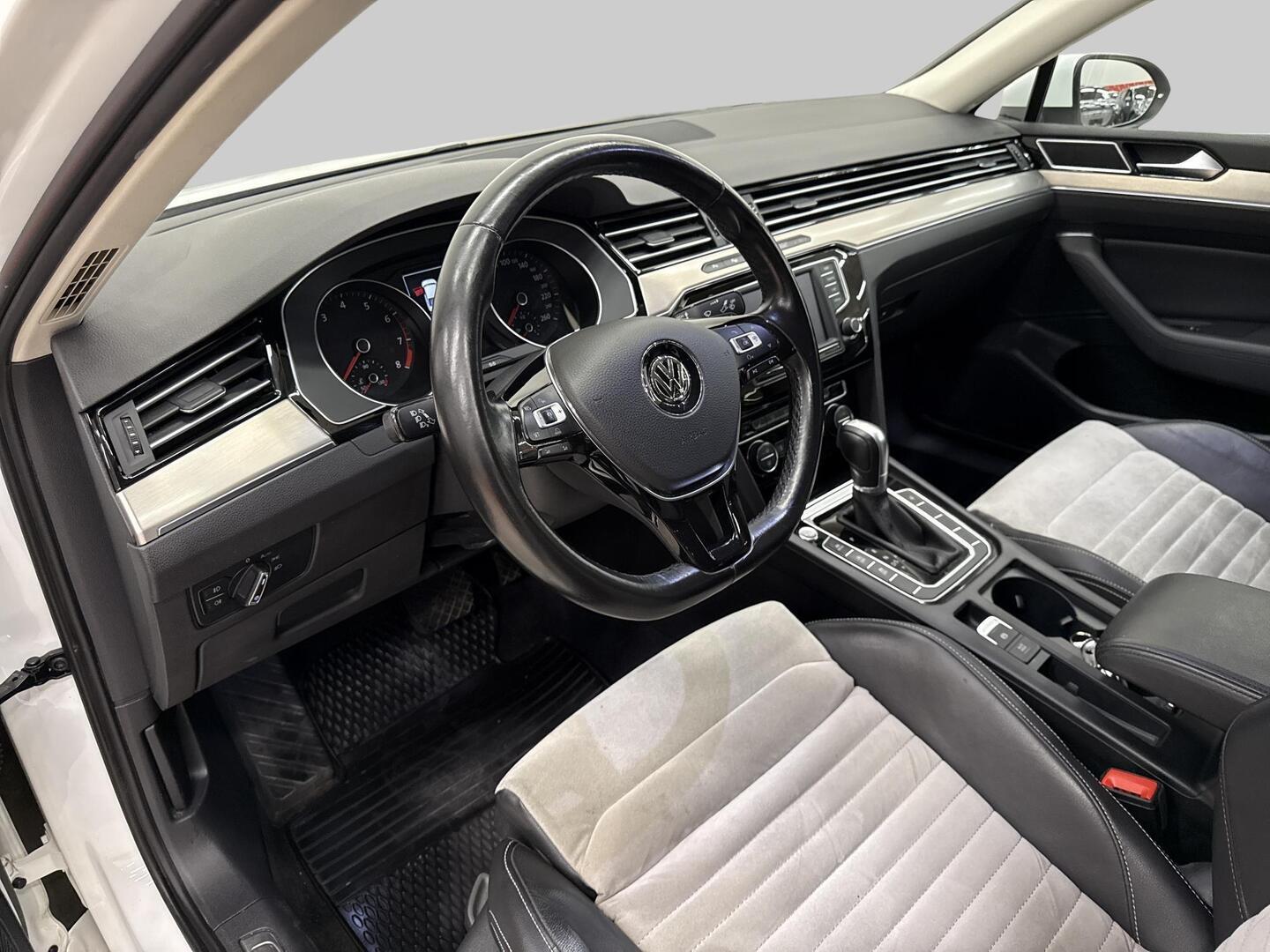 VOLKSWAGEN Passat 2017