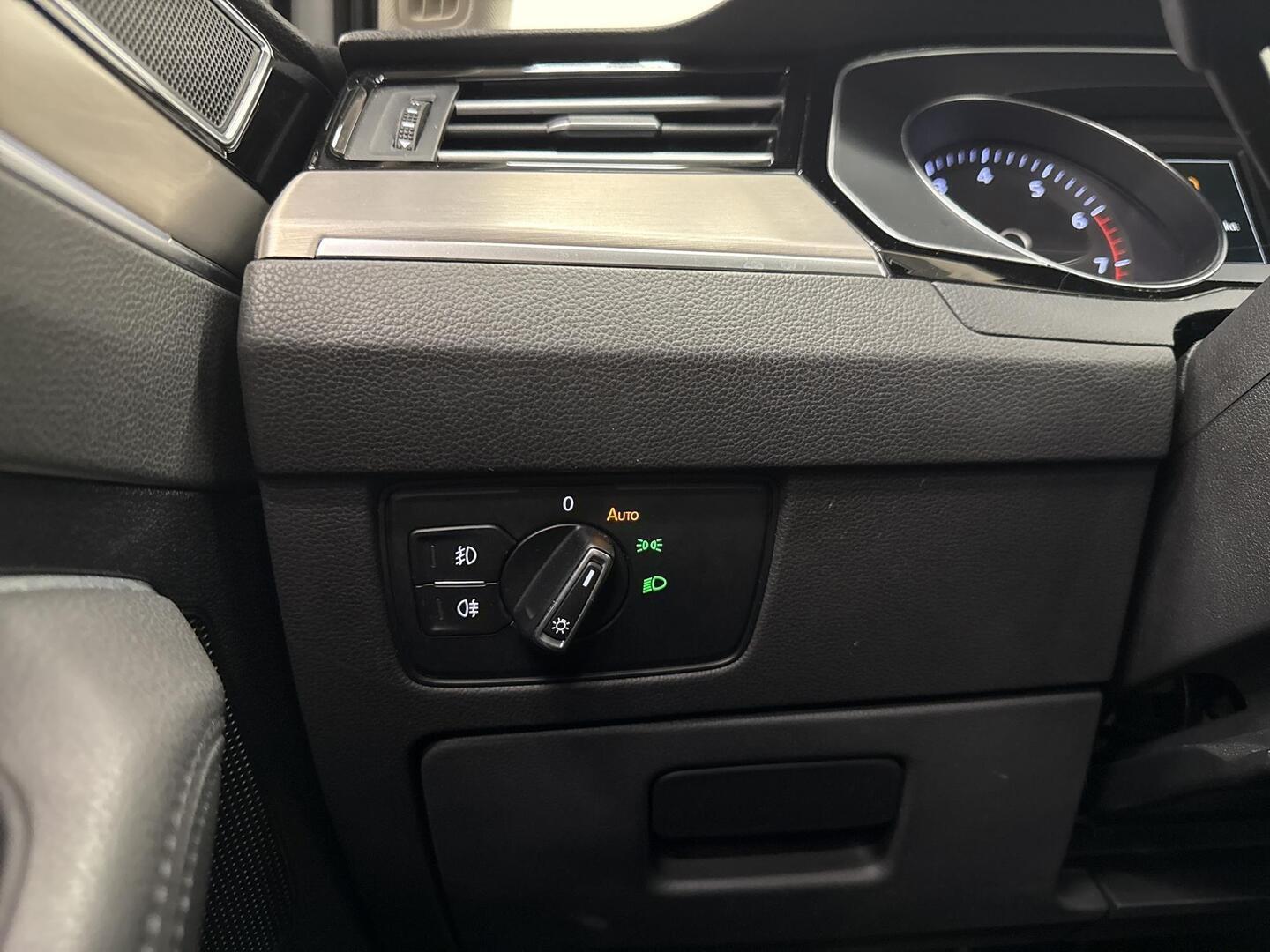 VOLKSWAGEN Passat 2017