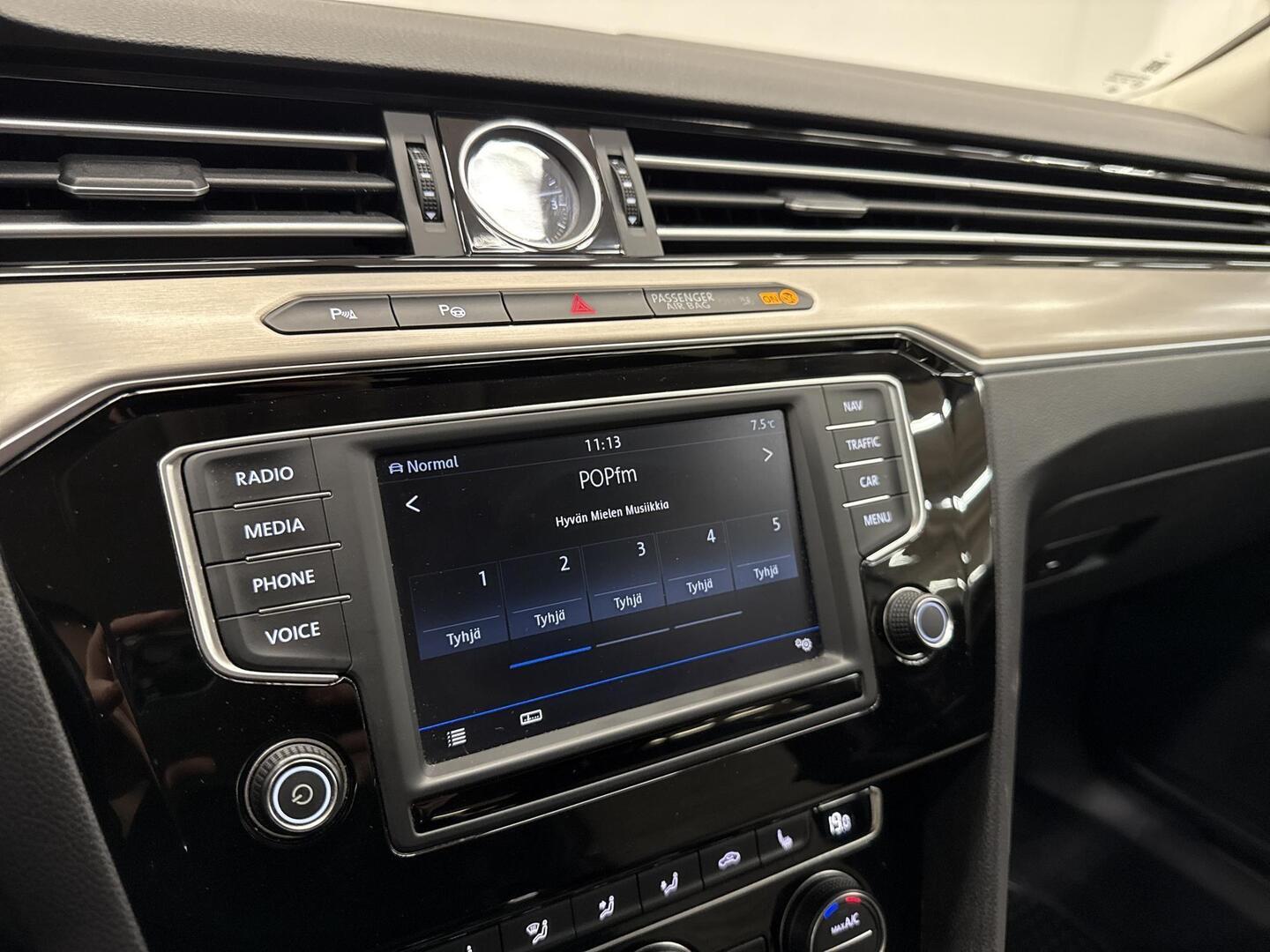 VOLKSWAGEN Passat 2017