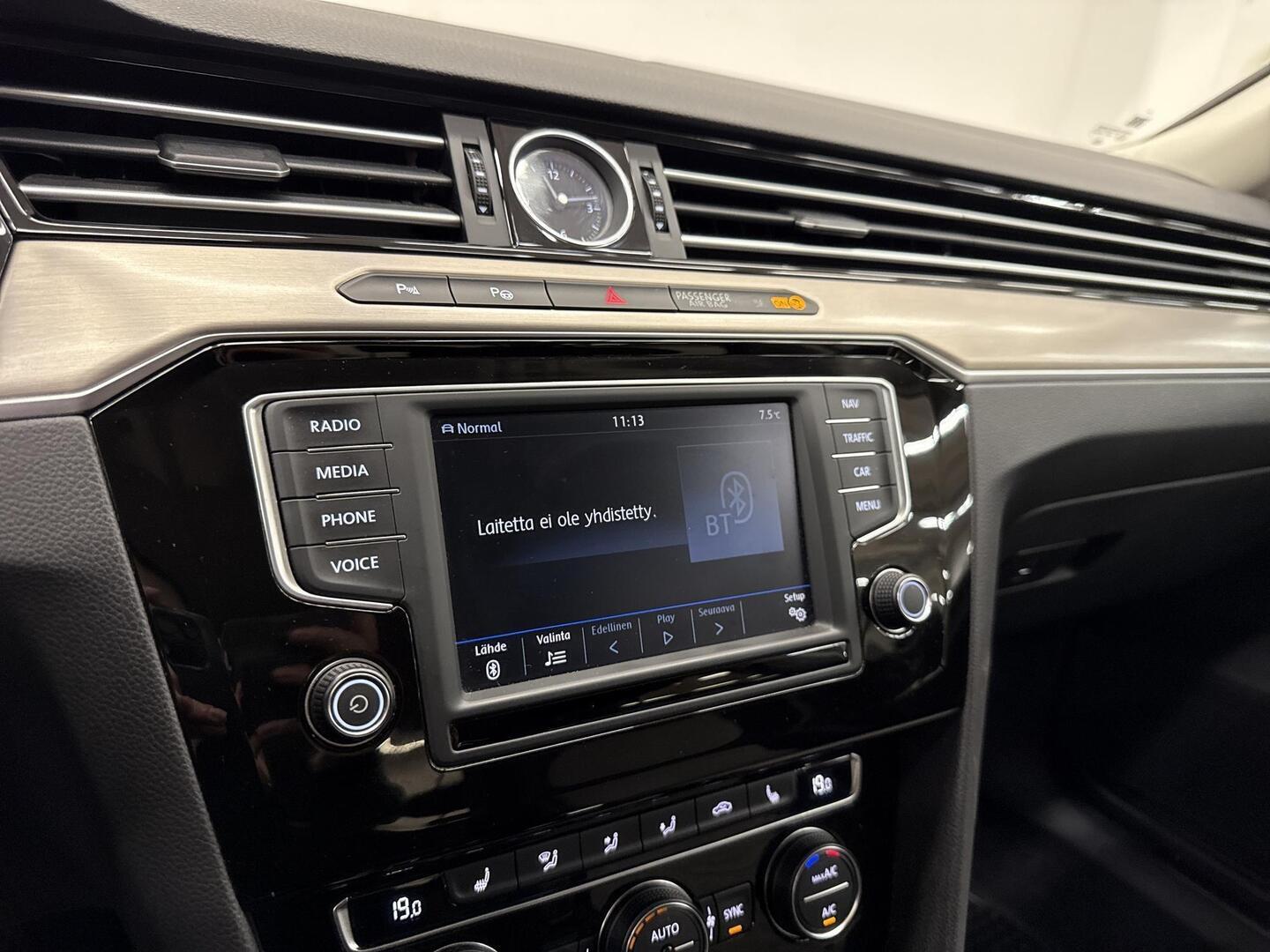 VOLKSWAGEN Passat 2017