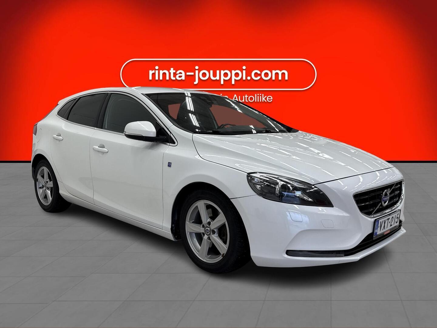 VOLVO V40 2015