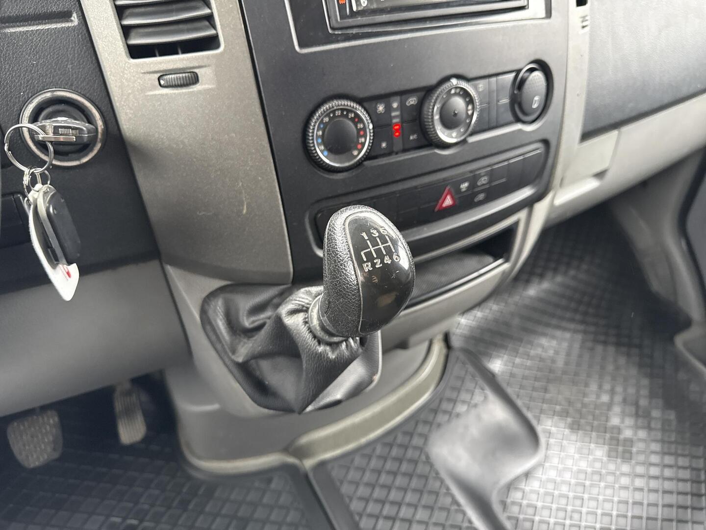 MERCEDES-BENZ Sprinter 2011