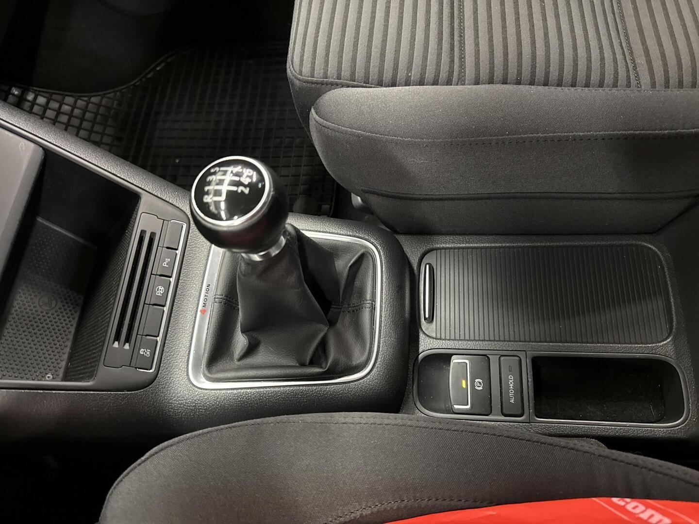 VOLKSWAGEN Tiguan 2011