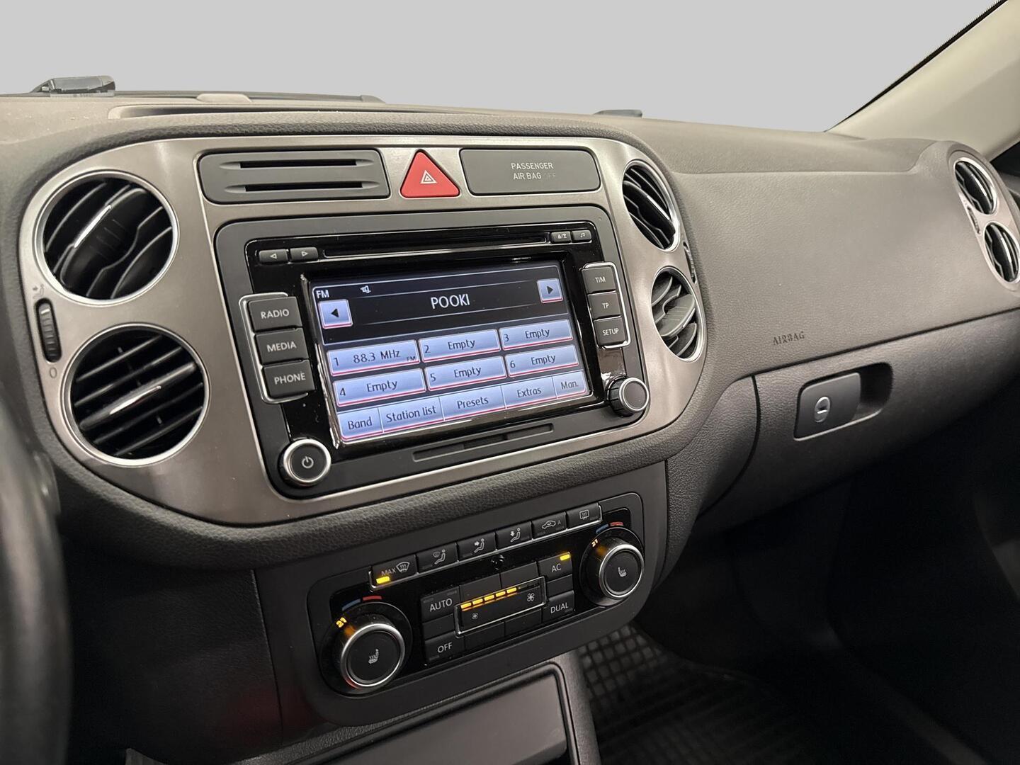 VOLKSWAGEN Tiguan 2011