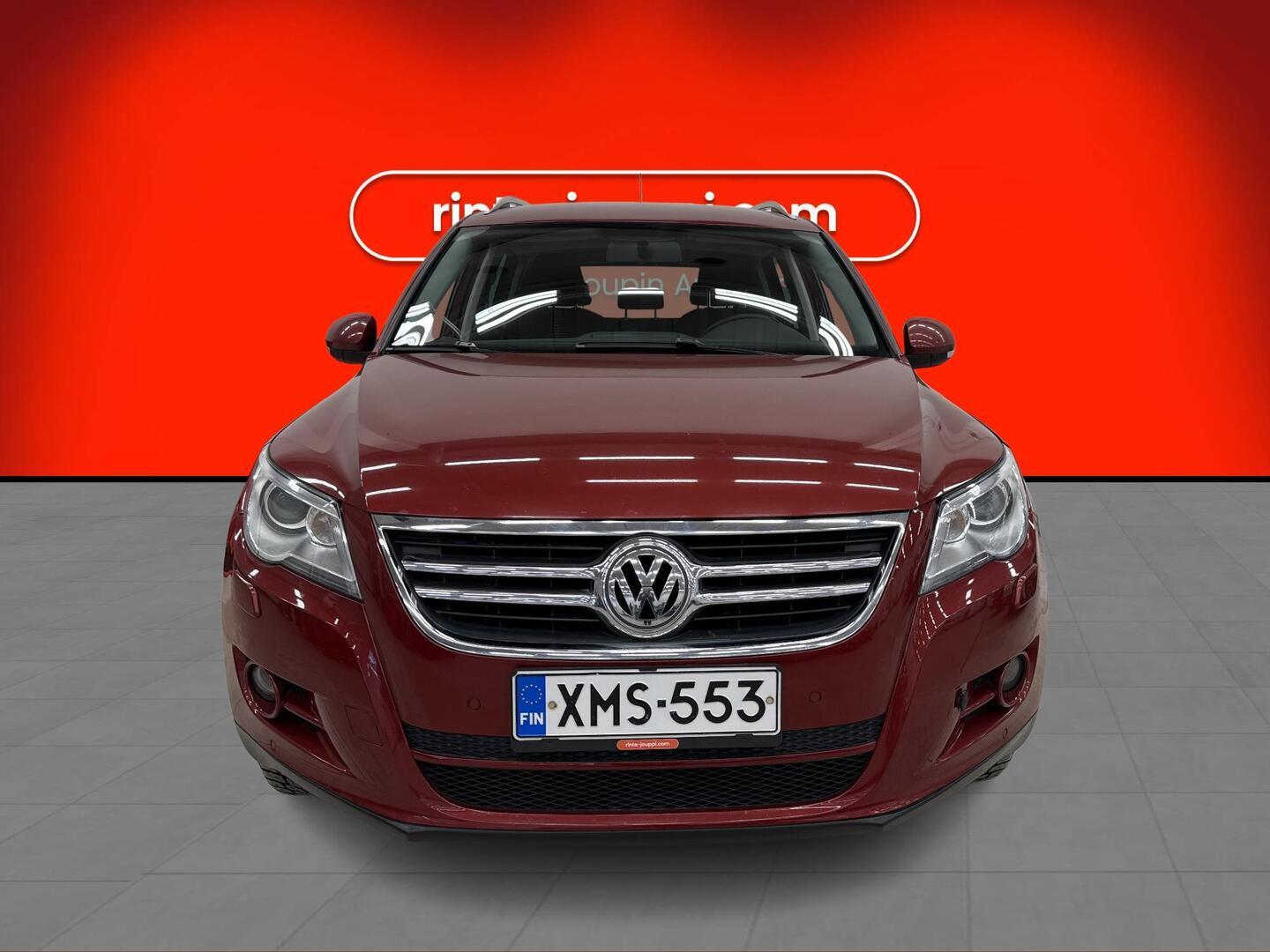 VOLKSWAGEN Tiguan 2011