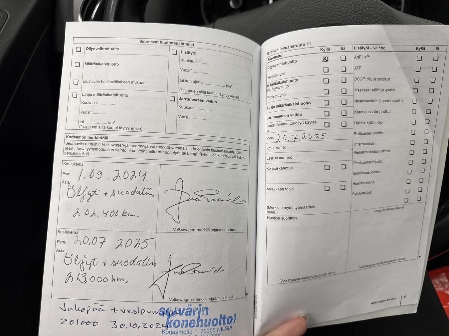 VOLKSWAGEN Tiguan 2011