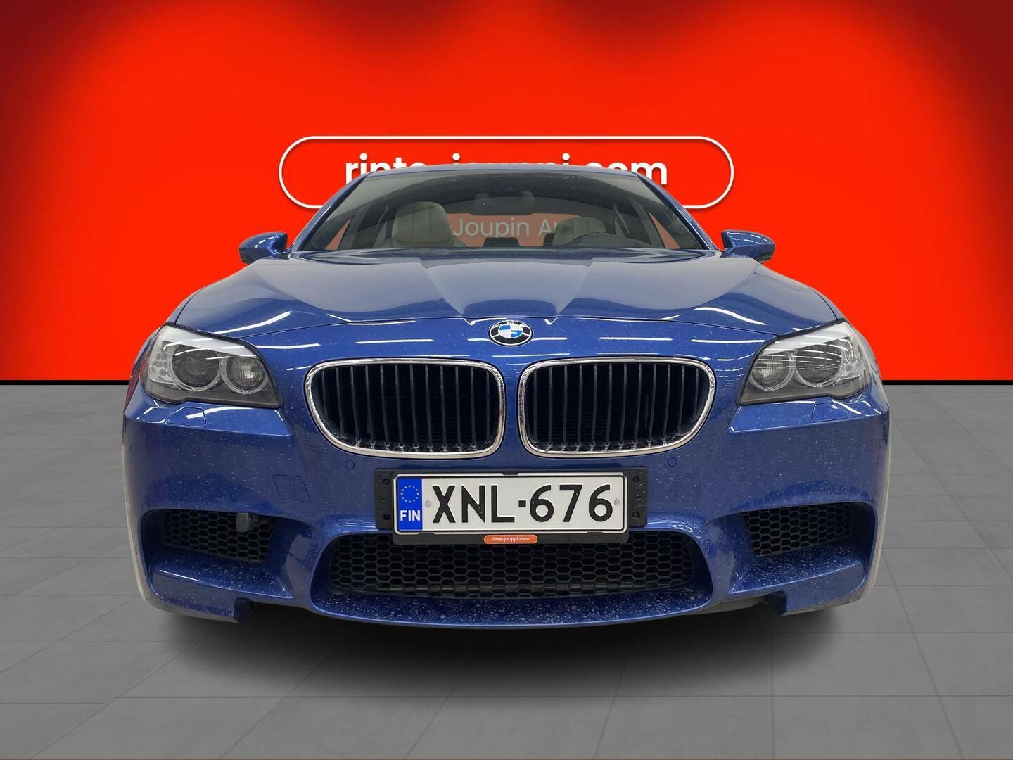 BMW M5 2011