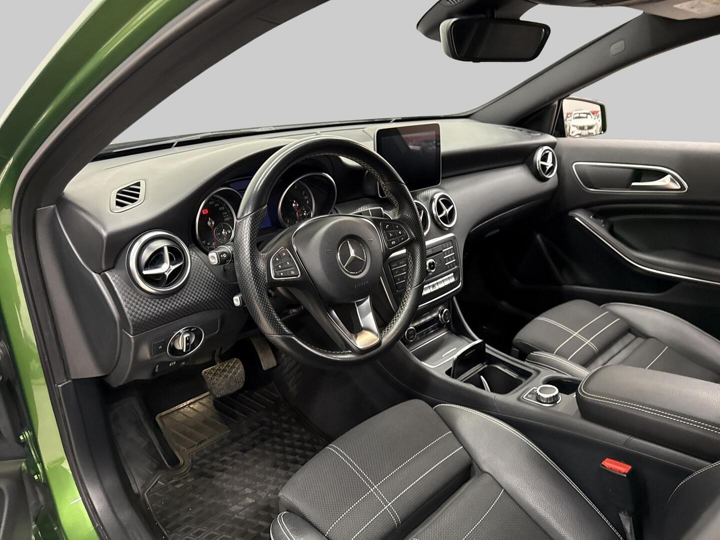 MERCEDES-BENZ A 2016