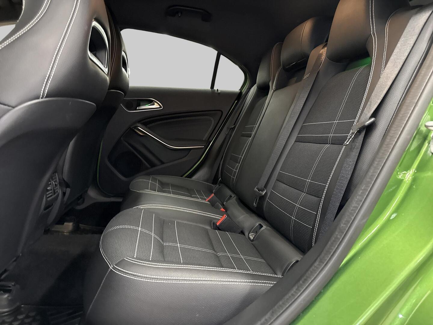 MERCEDES-BENZ A 2016