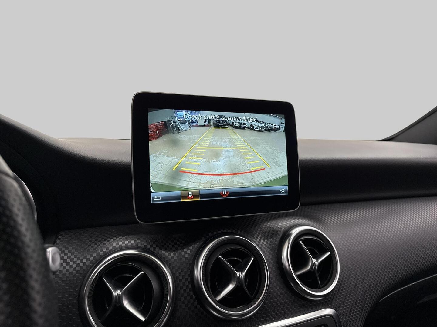 MERCEDES-BENZ A 2016