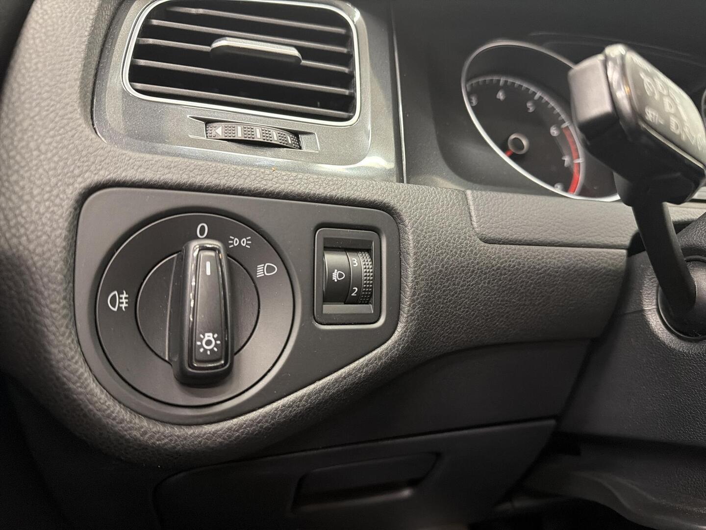 VOLKSWAGEN Golf 2017