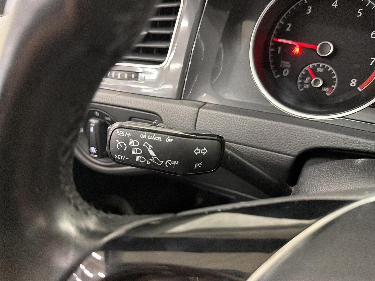 VOLKSWAGEN Golf 2017