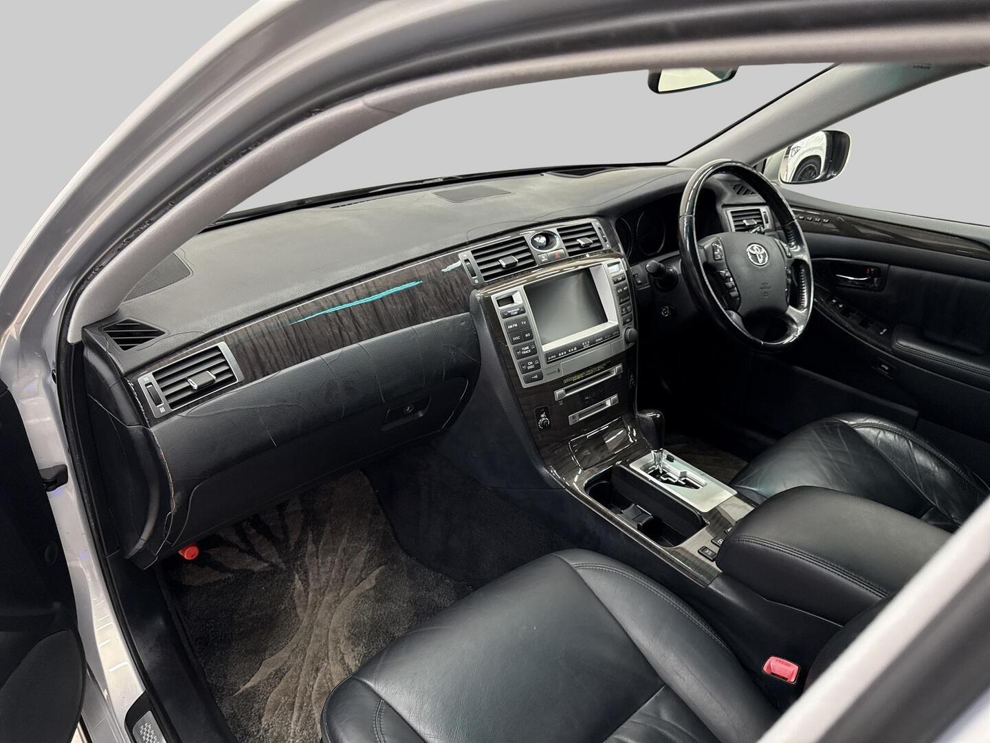 TOYOTA Crown 2004