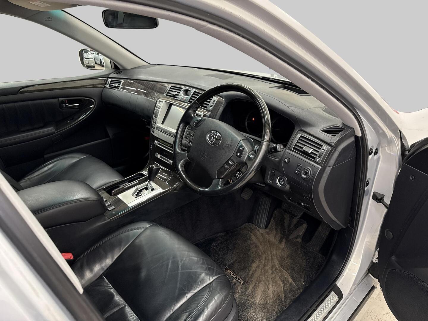 TOYOTA Crown 2004