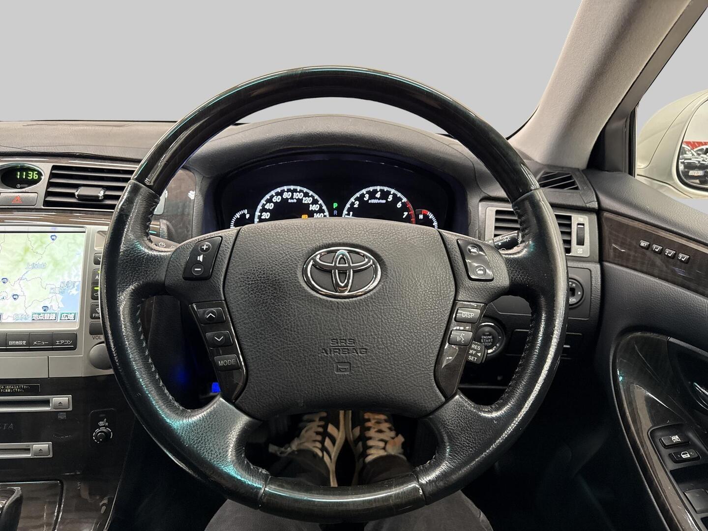TOYOTA Crown 2004