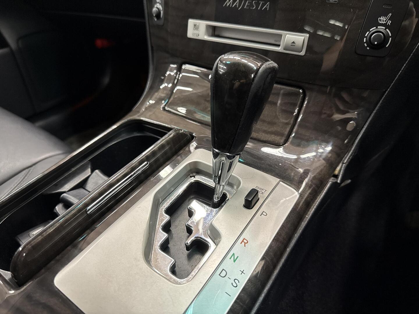 TOYOTA Crown 2004