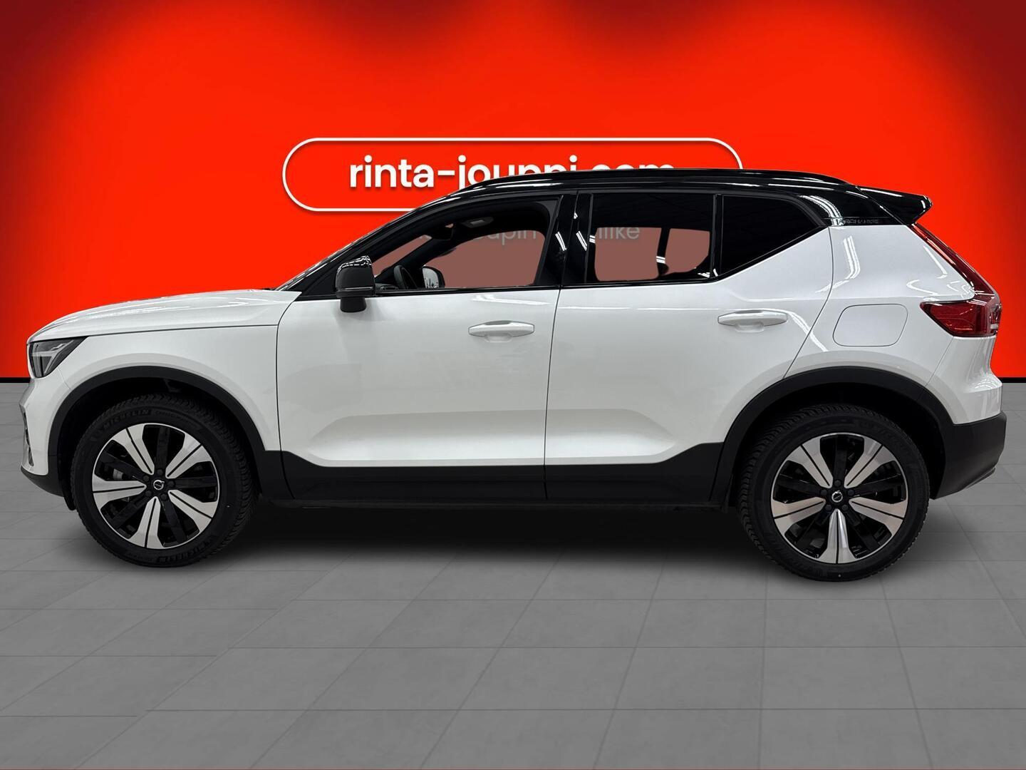 VOLVO XC40 2023