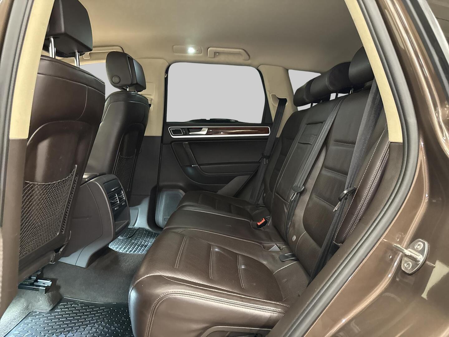 VOLKSWAGEN Touareg 2011