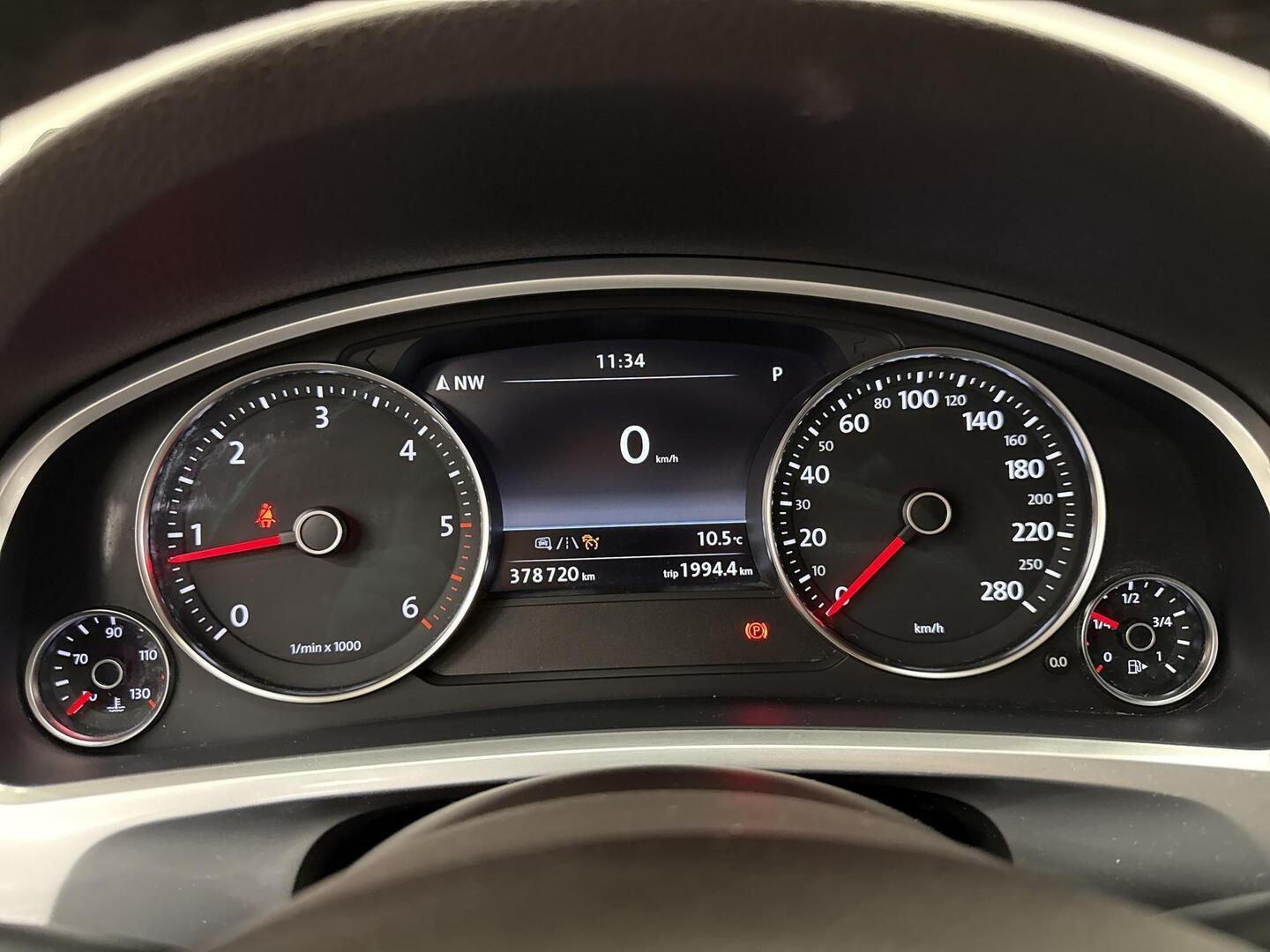 VOLKSWAGEN Touareg 2011