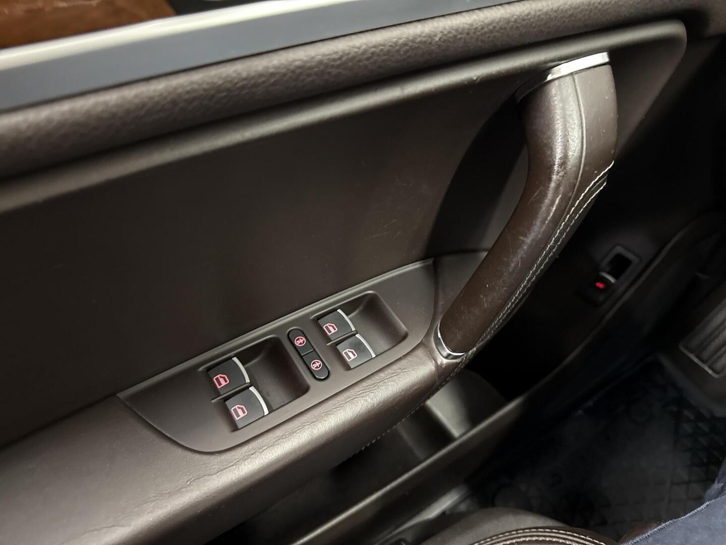 VOLKSWAGEN Touareg 2011