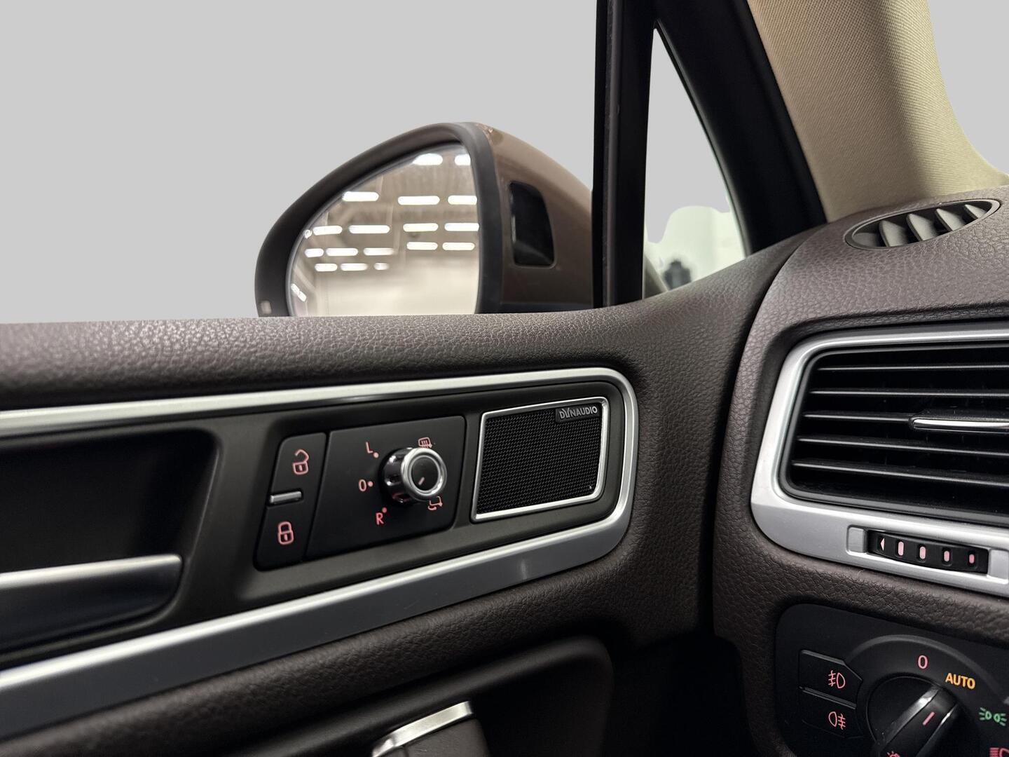 VOLKSWAGEN Touareg 2011