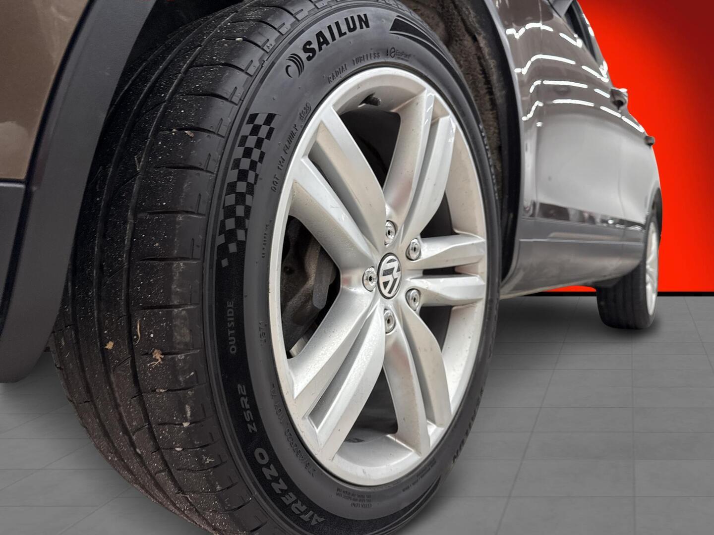 VOLKSWAGEN Touareg 2011